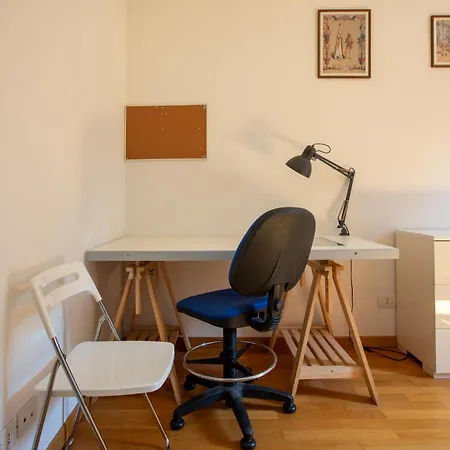 Stazione E Ospedale - Moderna Apartman