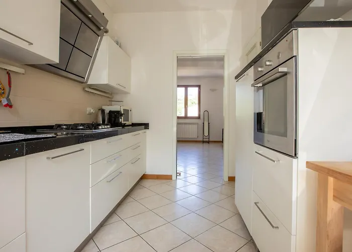 Stazione E Ospedale - Moderna Apartman *