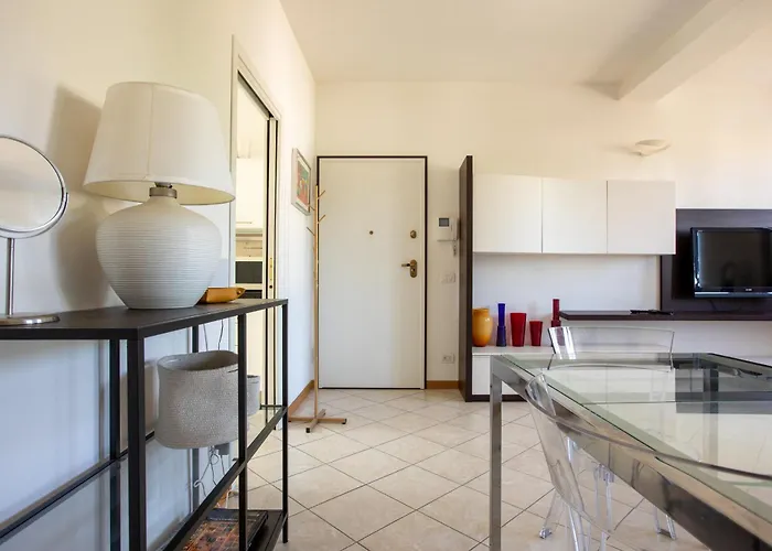 Stazione E Ospedale - Moderna Apartman