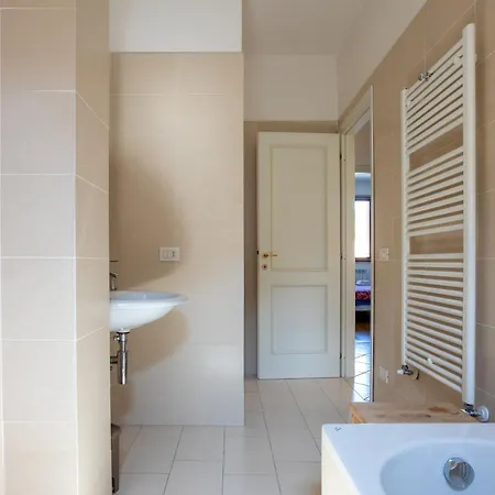 Апартаменти Stazione E Ospedale - Moderna Сієна